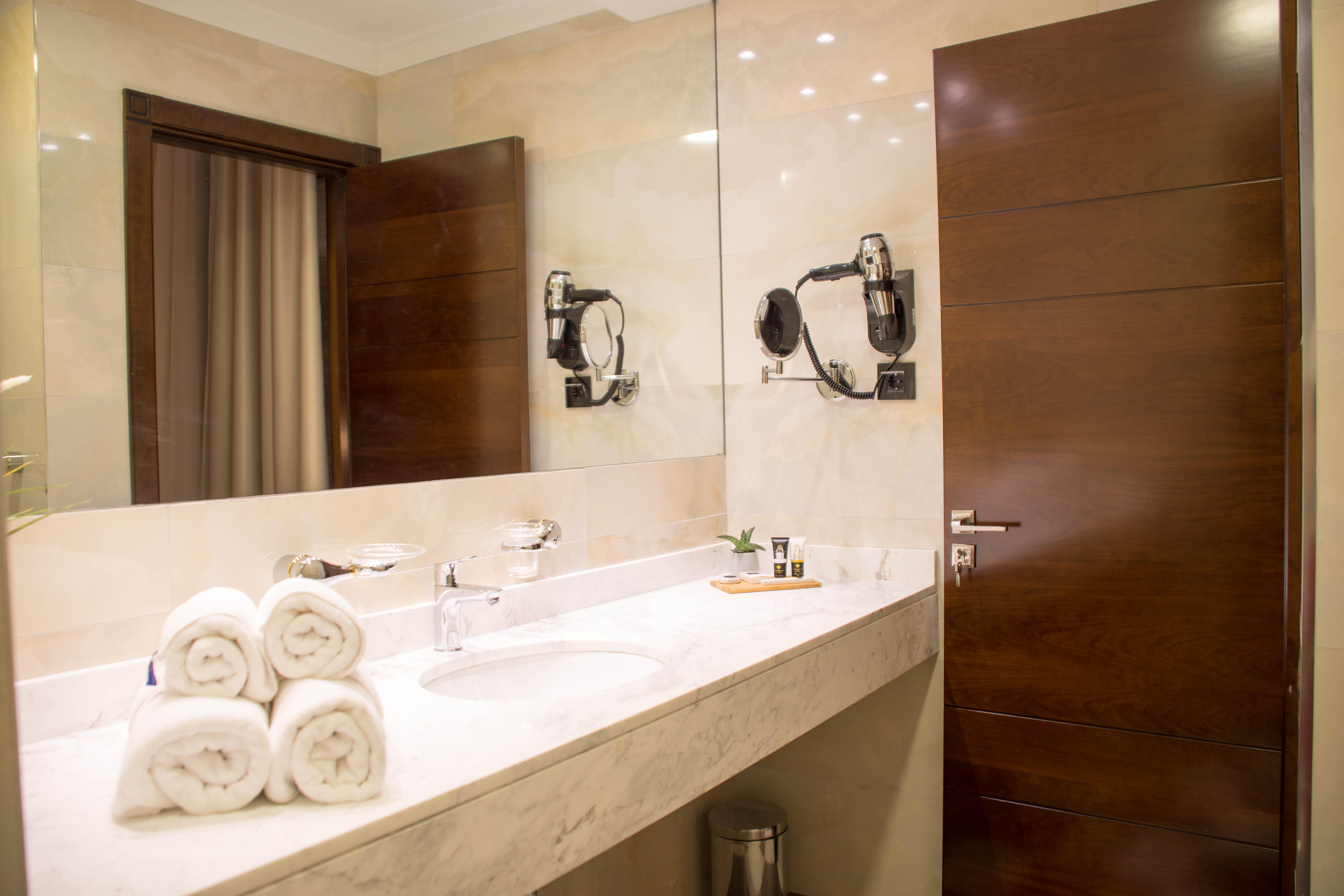 Xenon Hotel & Spa Белград Екстериор снимка